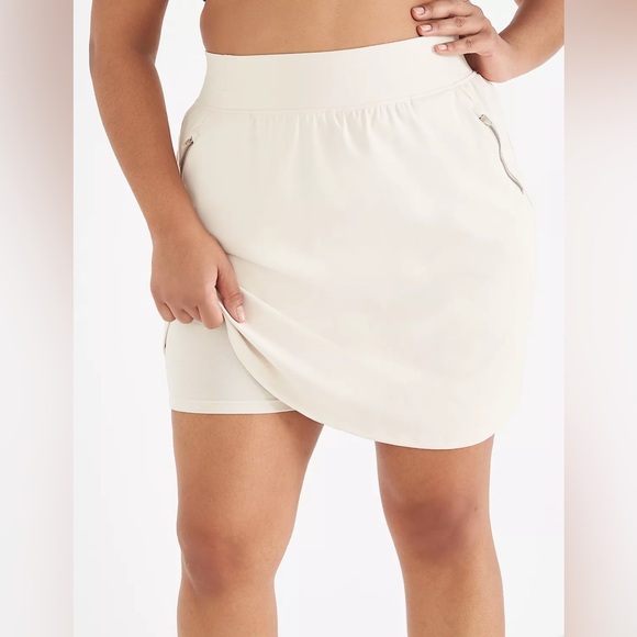 LIVI by Lane Bryant Knit Trouser Skort with 5” Inseam Shorts NWT in Birch Cream - Picture 8 of 13